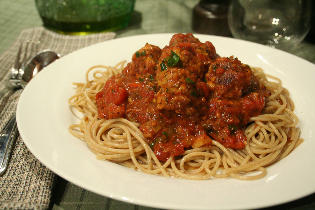 Spaghetti Chicken Meatballs (by Sonia! The Healthy Foodie)