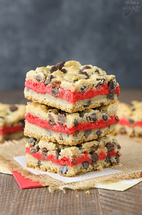 RED VELVET CHEESECAKE CHOCOLATE CHIP COOKIE BARS Really nice recipes. Every hour.Show me what you cooked!